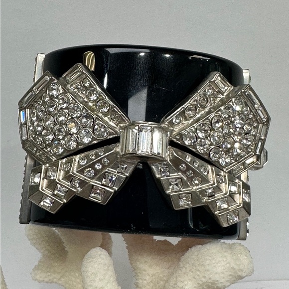 CHANEL 100% authentic new bracelet - Picture 3 of 7